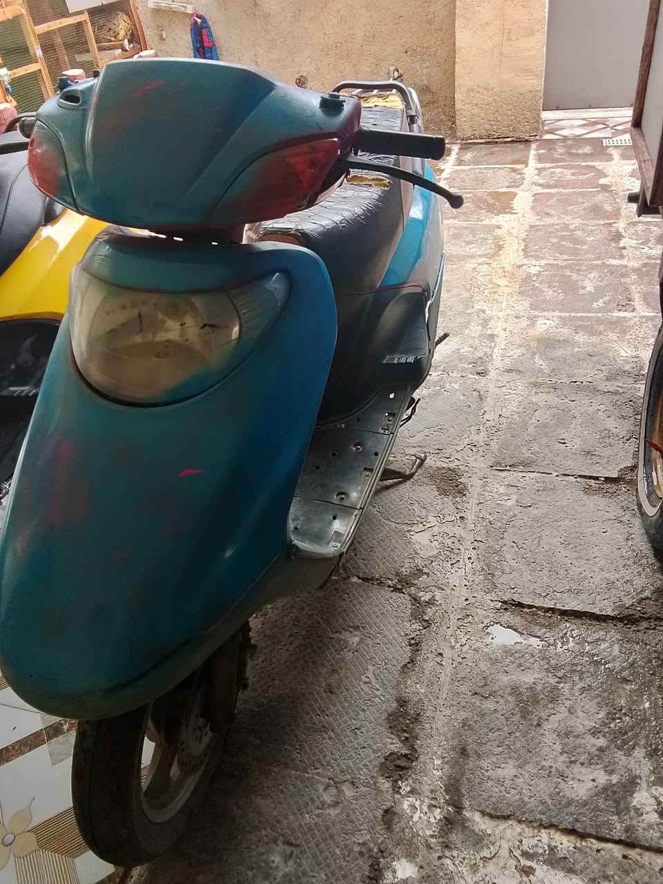 السلام عليكم ورحمة الله وبركاته
للبيع دراجة سبيسي السعر 250وبيها مجال للطيبين 
العنوان كوت حي الشهداء 
للاتصال على الرقم ***********
