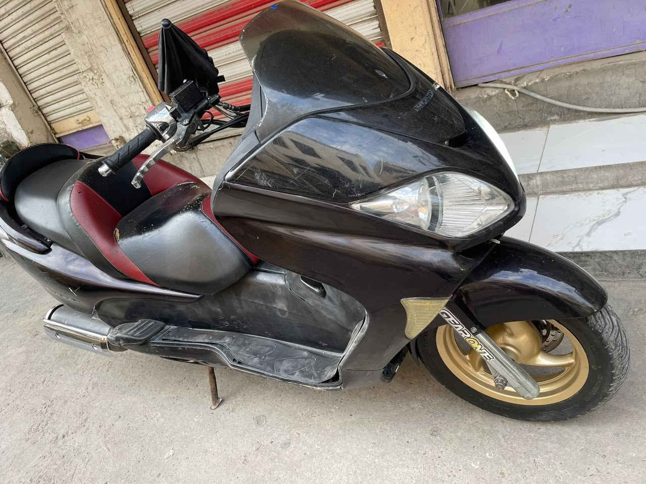 السلام عليكم للبيع ٠/٩ كرستال كير ٤ تحويلات ٧ نمر مكينة كفالة جيب فيتر وتعال كلب براحتك عجبتك بخدمتك اني كهربائيات كاملة منضومة زنون ويالة ذهبي تخم تاير بصمة وسويج طوارئ 🆘 شرط شعراية نقص مابيه السعر ٩٧٥ مكاني اعظمية *********** جاملغ خلفي موجود انطياك وياها وزوج مري
