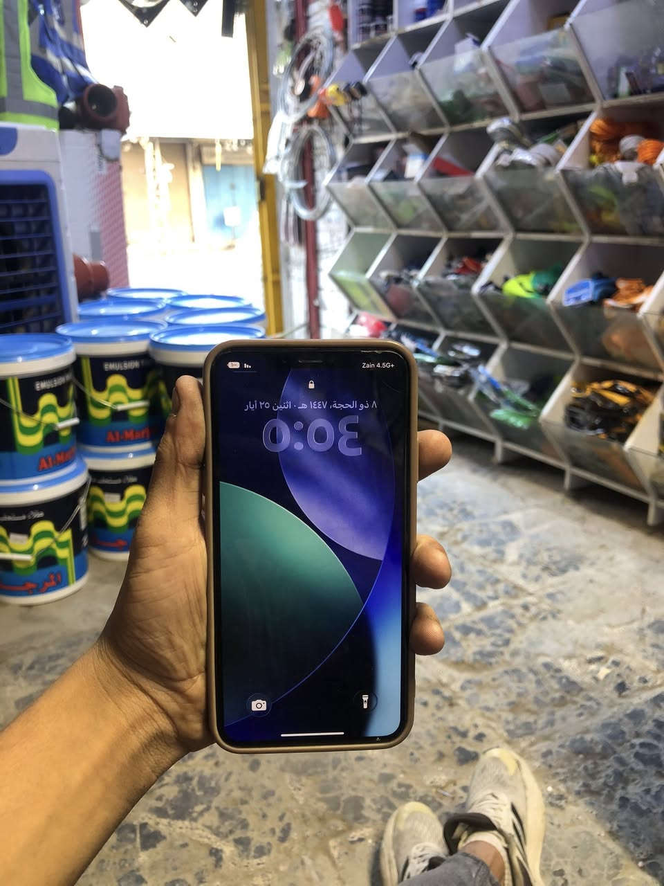 السلام عليكم iPhone 11 pro max 256
الجهاز بس بطاريه مبدله بـ قطعه اصليه والضهر بي هاي الفطور
عربي شرق اوسط نموذج M
فيس ايدي شغال
ذاكرة / 256
بطاريه / 100 مبدله اصليه سعرهة 45 الف يعني ابد ميصرف
السعر / 270
*********** 
مكاني بغداد
