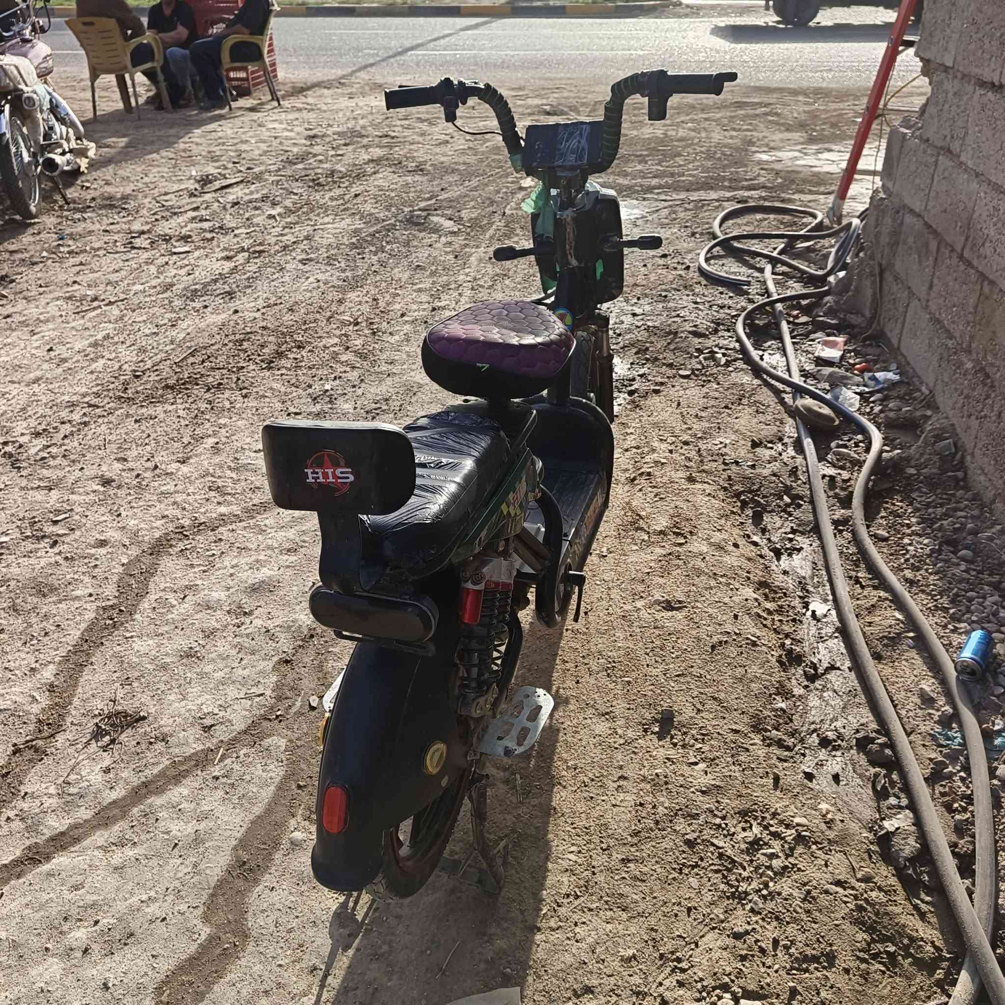 سلام عليكم  بايسكل  شحن  مكفول  5بطاريات  موديل 24 بايسكل جديد  مكان جبله //***********
