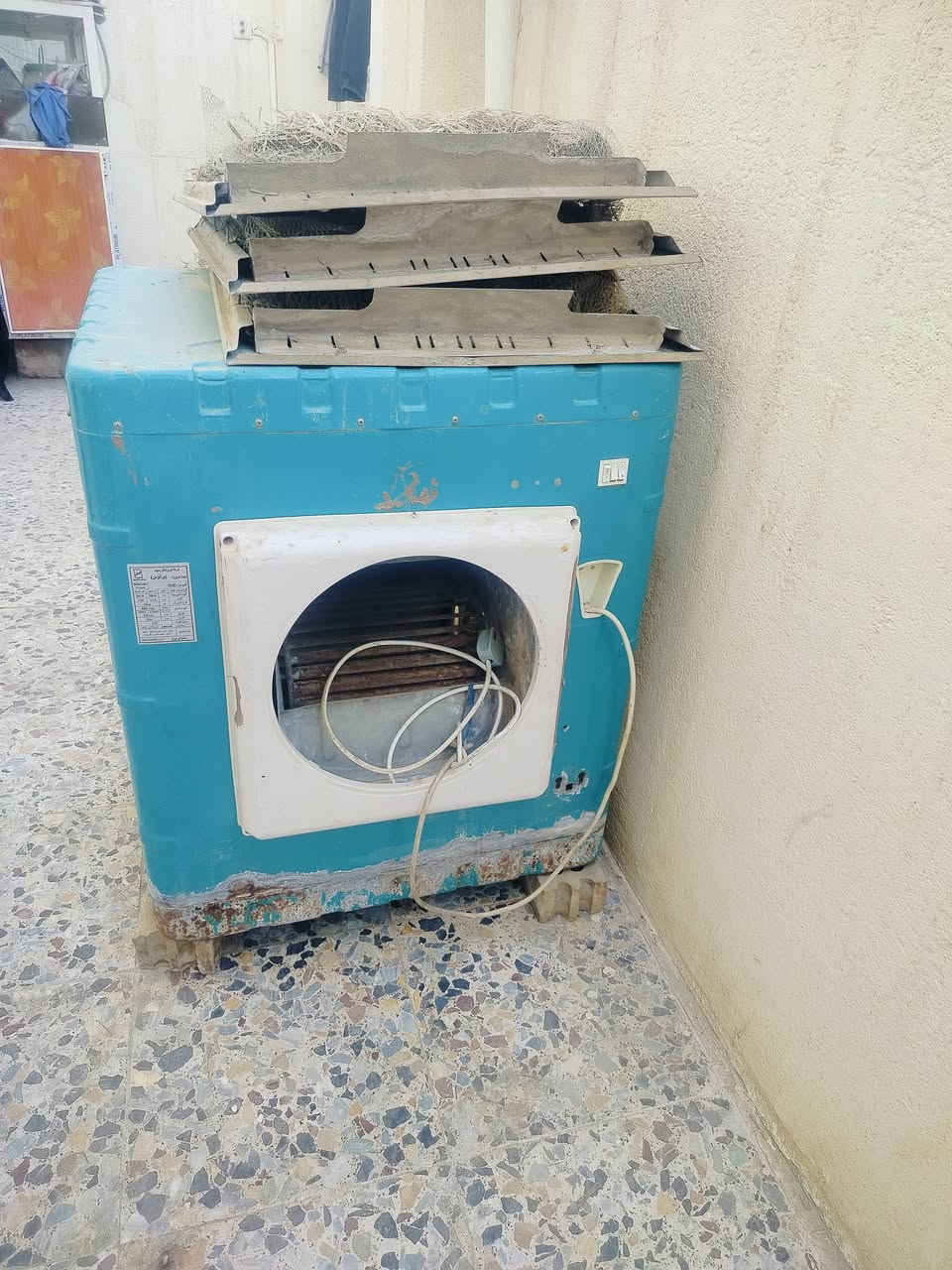 غلاف مبرده للبيع السعر 40 الشراي يراسل خاص او الاتصال بل رقم *********** مكاني الزعفرانيه دور الصحه
