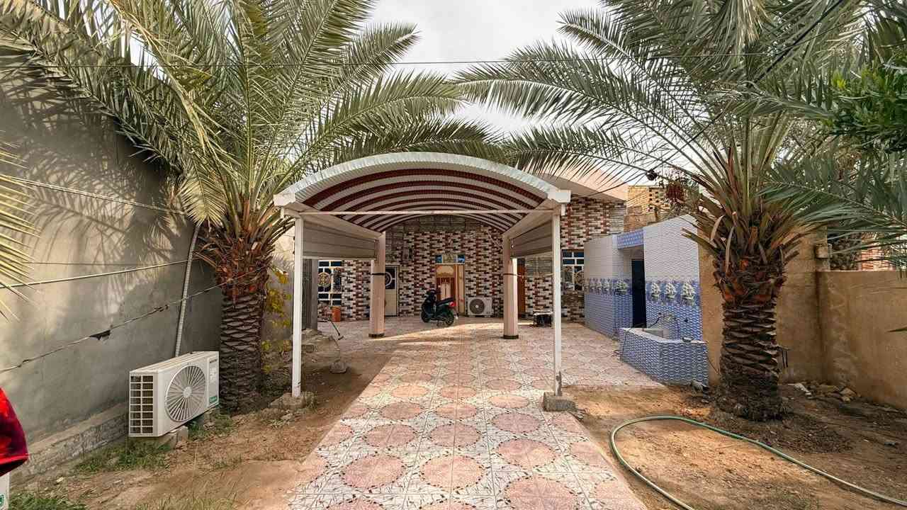 للبيع بيت سكني
📍 الموقع: النصر طريق الساجت  قرب مولد ابو ساره وحسينية نبيل الجبوري مقابل سيد سلطان
🏠 المساحة: 500 متر 
🧱 البناء: (طابق/ حديث
🛏 عدد الغرف: 3 غرف نوم ومطبخ ومخزن خارجي ودوانية خارجيه طولها 13 متر
🛁 الحمّامات: اثنين
🚗 كراج سيارة موجود
💡 خدمات كاملة (ماء، كهرباء،)
✨ البيت نظيف وجاهز للسكن

💰 السعر:  الاتصال ع الرقم
***********
