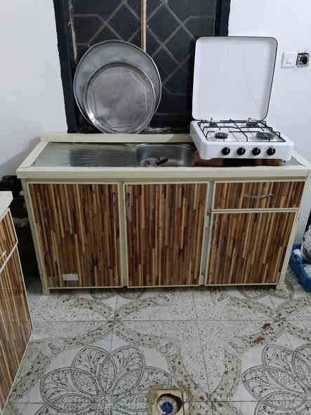 كاونتر للبيع مابي اي ضرر نضيف سعرو 200 الف العنوان حي صدام التواصل *********** بي واتساب
