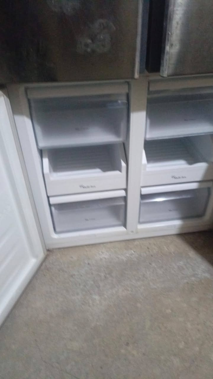 ثلاجه مجمده + ماطور شحن
للبيع او مراوس على طرطوره


**إذا كنت صاحب هذا الإعلان وتريد حذفه لأي سبب، رجاءا أرسل رسالة إلى الدعم الفني**