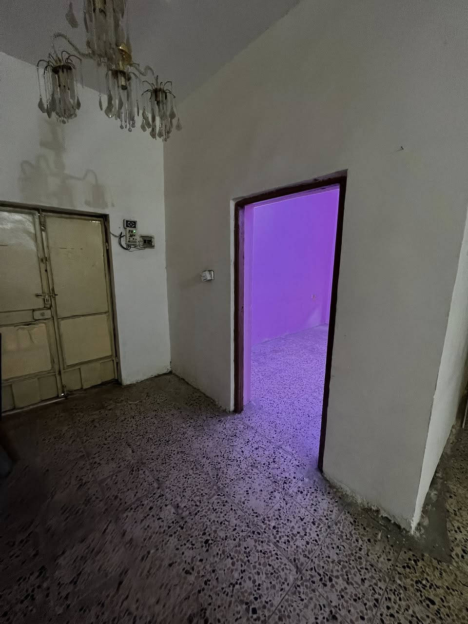 شقه للايجار  بالعروبه
***********
