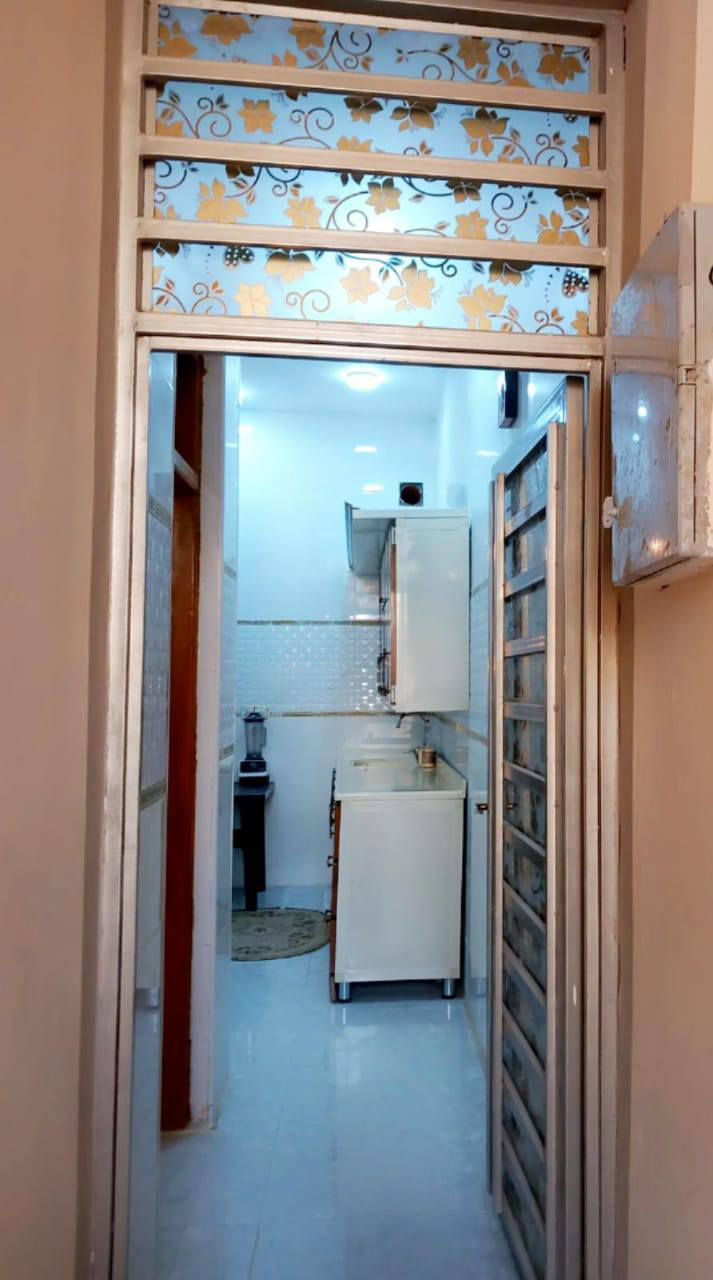 دار للبيع بالنداء شارع مجمع بيتي منطقة 52 قرب جامع الاحسان طابق ونص مساحة البيت 100 متر سعر 92 مع المجال رقم الهاتف واتساب ***********
