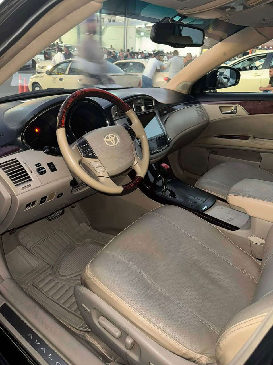 لميتيد فول فول avalon 2011
عام سبوخ 
مو مقلوب بها دعم خلفي
گير محرك مومفتوح
ايرباك مومفتوح
سعر ١٢٤
غرامة ١٤$نزل من سعر 
*********** دهوك, العراق
