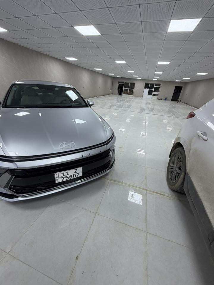 ⸻

🔥 للبيع — سوناتا 2025 (SEL) 🔥

Hyundai Sonata 2025 SEL
 • 🇺🇸 وارد أمريكي
 • 🔄 تحويل مباشر (ثاني يوم)
 • 📍 المكان: بغداد / المدائن
 • 🚗 الممشى: 15 ألف ميل

🛠️ الحالة:
 • حادث: قبق + جنطة + جاملغ خلفي
 • بدون أضرار مؤثرة على الهيكل
 • سيارة نظيفة جداً ومرتبة

⚙️ المواصفات:
 • محرك 2.5 لتر اقتصادي وقوي
 • قير أوتوماتيك
 • شاشة كبيرة + نظام حديث
 • حساسات أمامية وخلفية
 • كاميرات
 • رادار + أنظمة أمان
 • بصمة تشغيل + دخول ذكي
 • مواصفات SEL المعروفة

💰 السعر:

18,700 دولار 🔥 (بيه مجال بسيط)

📞 للاستفسار:

***********
