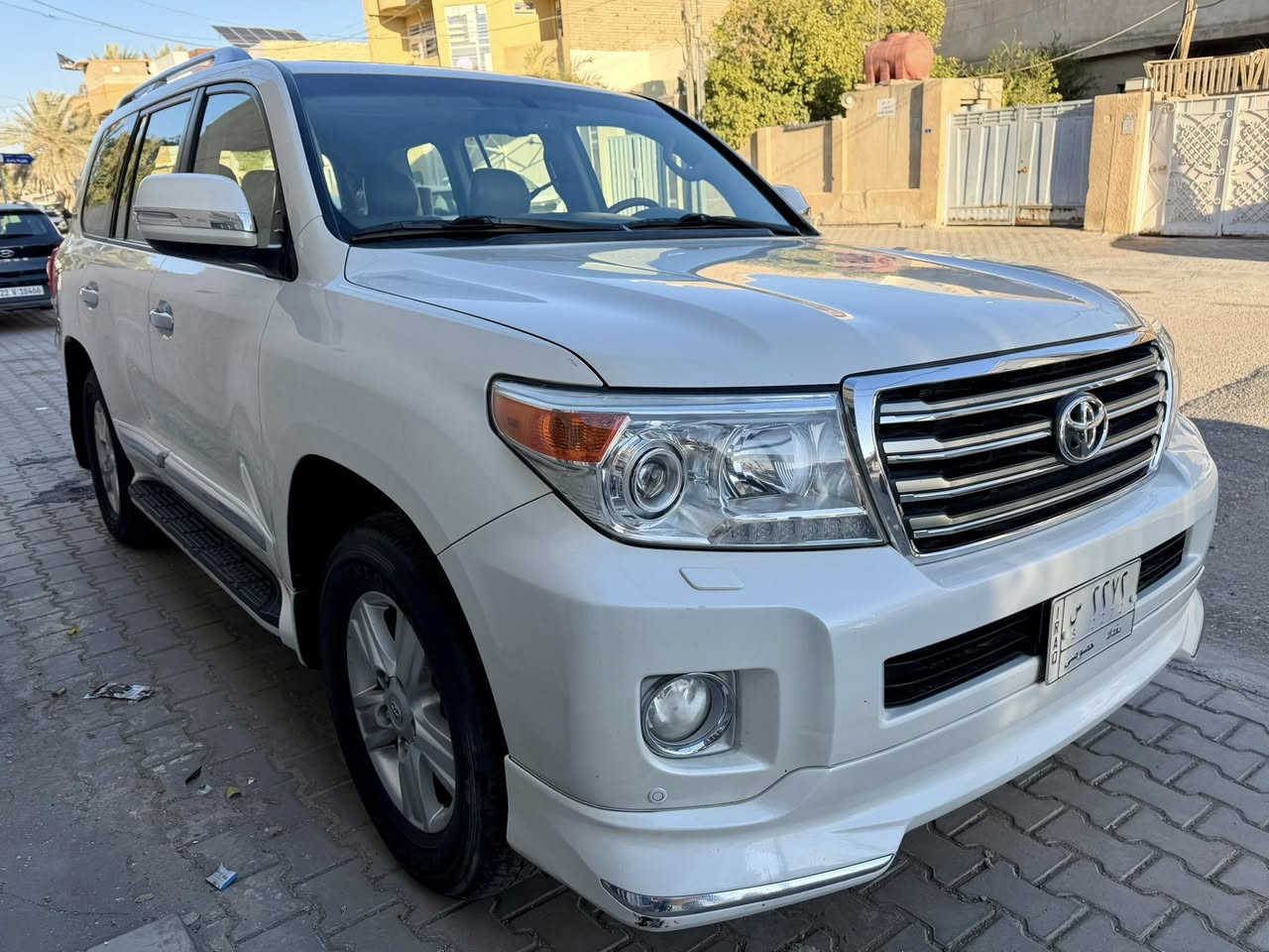 تويوتا لاندكروز 2015 ساز  فول مواصفات مكفولة كفالة عامة رقم بغداد مميز تنباع ويه الرقم سنوية باسمي كاملة من كلشي مابيه اي نقص داخل وخارج ماشيه 120 الف محرك 4000 سته سلندر السيارة جديدة جدا مكان السيارة كربلاء ***********
