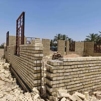 وبركاته  جامع قيد الإنشاء الي حاب يتبرع جزاه الله خير  للستفسار 078273...