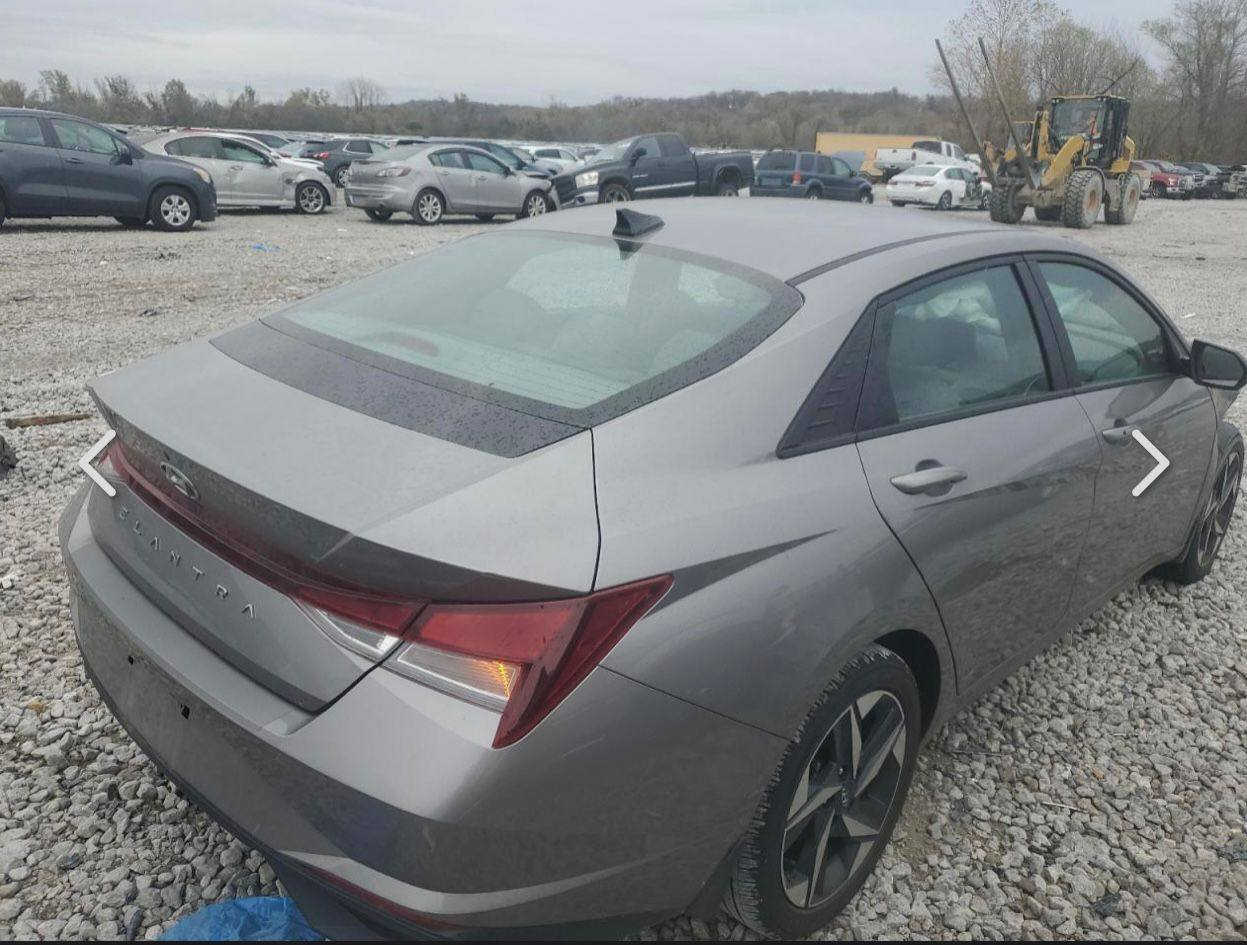 سلام عليكم
بيع او مراوس بعاليه 
النترا 2023  رقم  بغداد باسمنه  ماشيه ٤٤ سياره جدا جديده 
وارد امريكي صبغ جاملغ فقط وشبر من لبنيد لباقي مكفول بدون دواخل حادث خفيف  محرك  دوش 
مواصفات هواي بيها تشغيل عن بعد 
للتواصل واتساب  ***********
