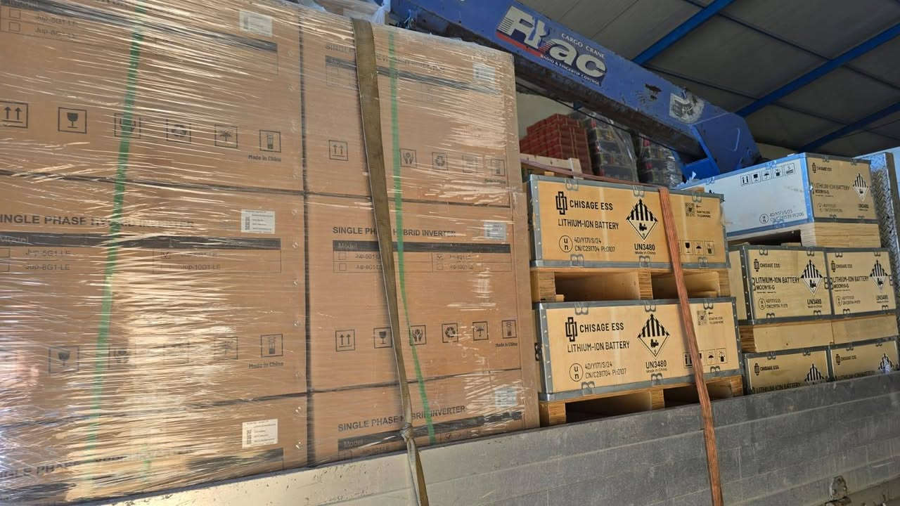 تتوفر انفيرترات و بطاريات شيساج بضمانات حقيقه
انفيرترات ٣.٥ و ٥ كيلواط اوف كرد
انفيرترات ٦ و ٨ و ١٠ كيلواط هايبرد 
بطاريات ٥ و ٨ و ١٠ و ١٦ 
بيع مباشر / تركيب منظومات
اسعار خاصه للأخوة المنصبين و أصحاب المكاتب
***********
***********
***********
ديوانيه حولي جامعة القادسية
