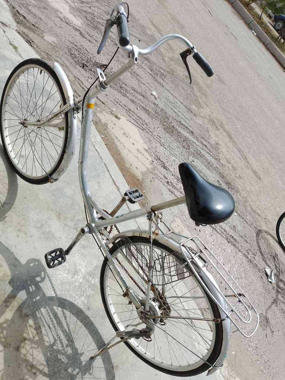 السلام عليكم  
 بايسكل للبيع نظيف حجم 24 السعر 50 بي مجال المكان بعقوبة التحرير الاتصال  على الرقم ***********
