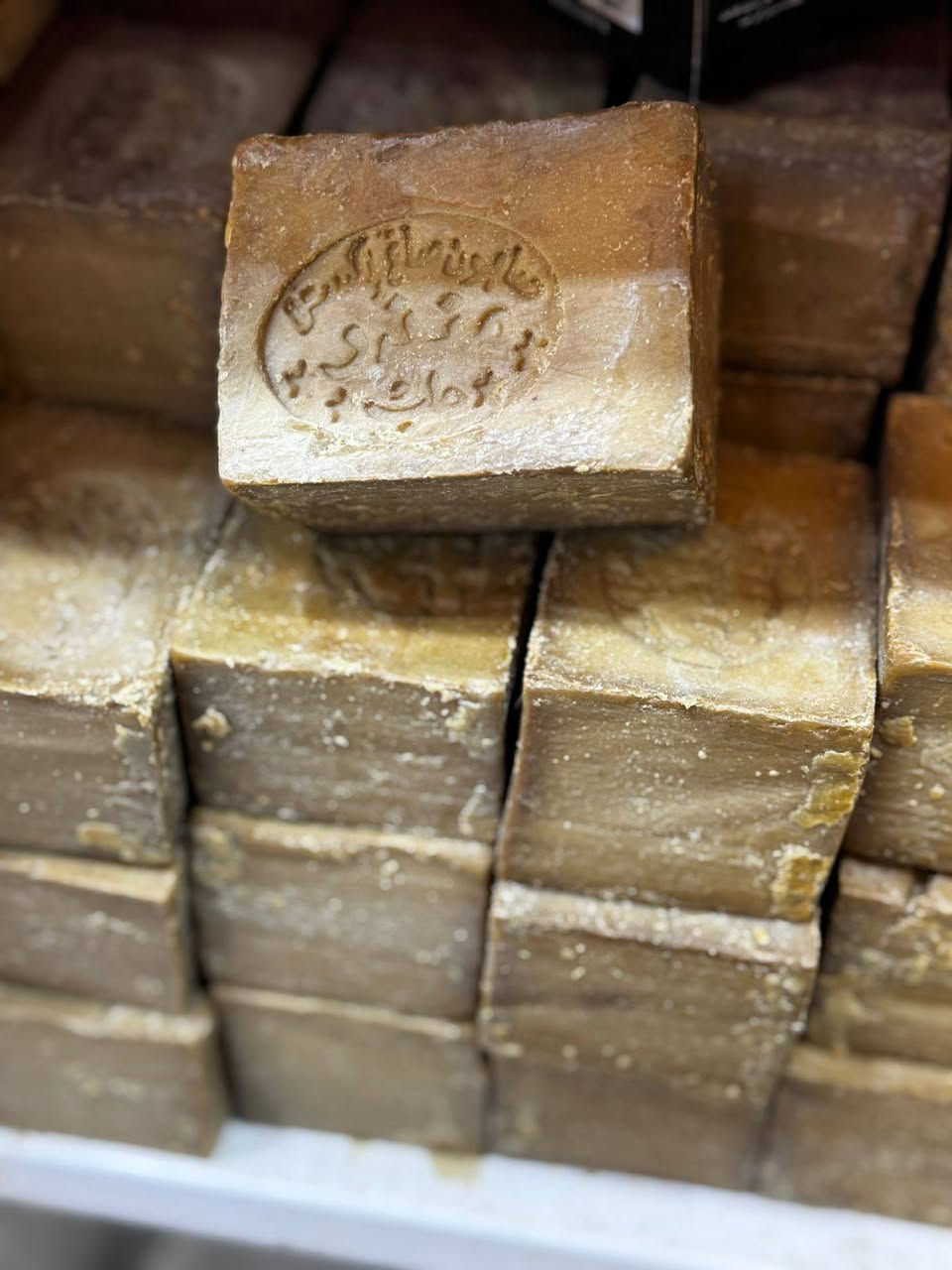 أنواع الصابون مختارة بعناية 
ريحة فخمة ونظافة تدوم 💚

متوفرة الآن وبأجود الأنواع

دلعج اليومي يبتدي من عدنه 🫧🤍

مركز العوادي… التميّز دائماً وأبداً 💚✨


**إذا كنت صاحب هذا الإعلان وتريد حذفه لأي سبب، رجاءا أرسل رسالة إلى الدعم الفني**