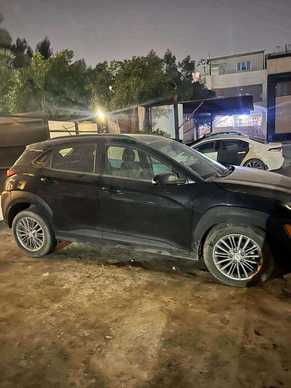 هيونداي كونا 2018 مواصفات بصمة وتدفئة مقاعد ونقطة عمياء السيارة كاملة مابيها اي نقص ماشية 52,900 ميل حادثها صندوك خلفي سعر 130 
للتواصل *********** بغداد, العراق
