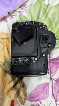 نيكون 750D • نضافه 90% • بدي وبطاريه