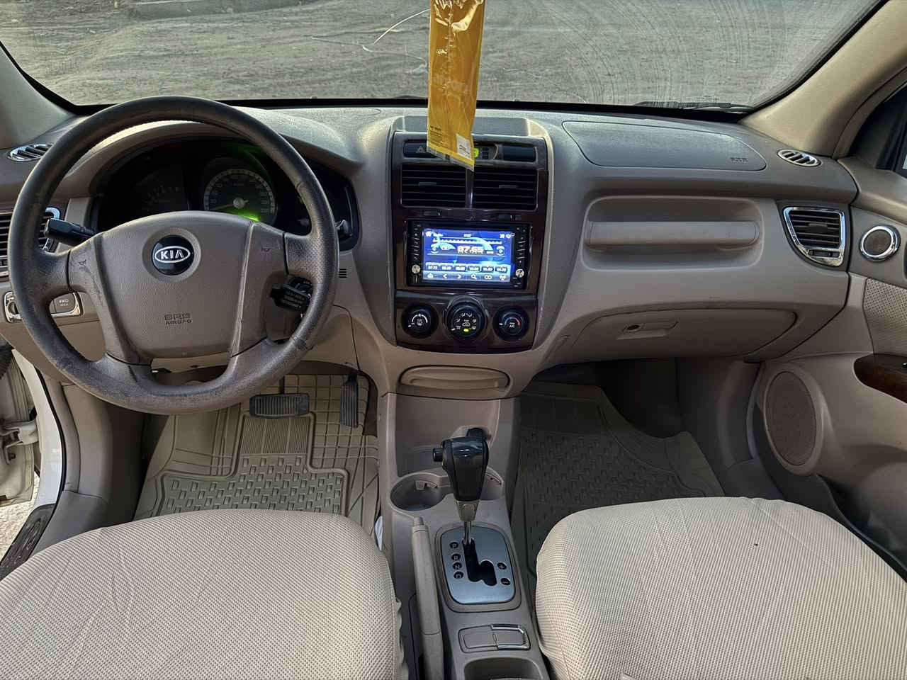 كيا سبورتج خليجي 
مكفوله من الضربه والصبغ والتبديل 
(فقط قبق صندوك رش )
مكينه كير شرط الكفاله 2700
تبريد تدفئه كله شرط 
تخم تاير صدر جديد 
غرفة جلد بيجي 
سلايت فتحه 
ابيعلك شرط على السونار إذا لكيت غير كلام تأخذها بلاش 
مكاني الصويرة حي الاسرى 
السعر 105 $
***********
 ***********
