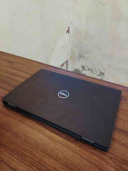 لابتوب DELL معالج i7 جيل 12TH للبيع .
اللابتوب مفول مواصفات
الجيل مالته جدا حديث الي هوة الجيل ال12 يعني سنه الإصدار مالته حديثه وادائه قوي.

معالج i7 فدشي يتحمل شغل والعاب 
تصميم سلم ووزنه خفيف
حواف شاشة نحيفه .

اللابتوب جدا نضيف وادائة قوي وممتاز يفيد الي عنده دراسة او العاب متوسطة او غيرها من الاستعمالات .

المواصفات :
المعالج intel cori7
الجيل : الثاني عشر (12)
كرت الشاشة : INTEL GRAPHICS 8GB
الشاشة : فول اچ دي (FHD) حجم 14.3 دقتها والالوان جدا واضحه وتشغل 4K بالمشاهدة .
الرام : 16G نوع DDR4 فدشي راقي .
الذاكرة : 256GB ssd M.2 
كيبورد عربي انكليزي ليزري .
كيبورد ميكانيكي ضوئي .
سماعات ستيريو .
كامرة امامية واضحه
غالق كامره سلايد
بطارية اللابتوب ليثيوم تطول فوگ ال 4 ساعات ب الاستعمال المكثف .

المنافذ :
منفذ تايب سي للشحن
منفذ  تايب سي للبيانات 
منافذ USB 
منفذ Hdmi
منفذ سماعات
وغيرهن بعد.
المميزات:
كيبورد عربي انكليزي ليزري ضوئي ميكانيكي .
لونه كاربون فايبر من الخارج واسود الداخل فدشي مرتب

الملحقات:
ملحقاته كلها موجودة واصليه
كيبل ثلاثي اصلي.
شاحنة اللابتوب الاصليه  .
جنطة لابتوب لونها اسود ومرتبه هم بعدهي جديده غير مستخدمه .

منصب عليه وندوز 11 برو مفعل مدى الحياة وحزمه الاوفس كامله كذلك مفعلة مدى الحياة .

اللابتوب كلش نضيف ومواصفاته قويه ومحترمه وتصميمه كلش مرتب . ومابي أي نقص كيبورد سماعات انترنت شاشة كامرة كله شغال وممتاز وماب اي نقص من اي ناحية .
وكلشي بي بعده جديد ونضيف مثل ماموضح.

السعر : 475 الف وبي مجال جدا قليل .

مكاني النجف والي يريده توصيل هم موجود ان شاء الله .

***********

(لابتوب للبيع النجف بغداد الانبار البصرة حاسبة محمولة منضدية دل dell hp pc laptops laptop computer )
