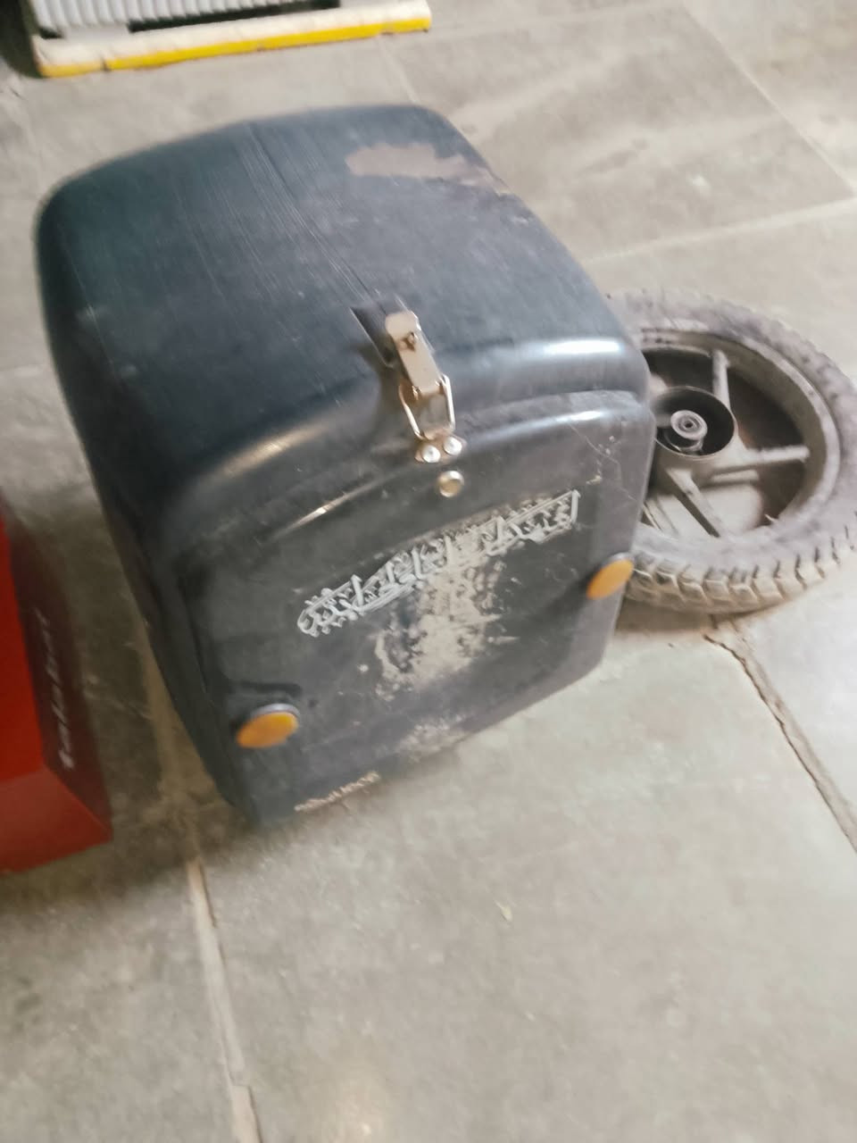 السلام عليكم غراض للبيع بسعر مناسب مكاني بغداد الحريه خابر وتدلل ***********
بي وتساب
