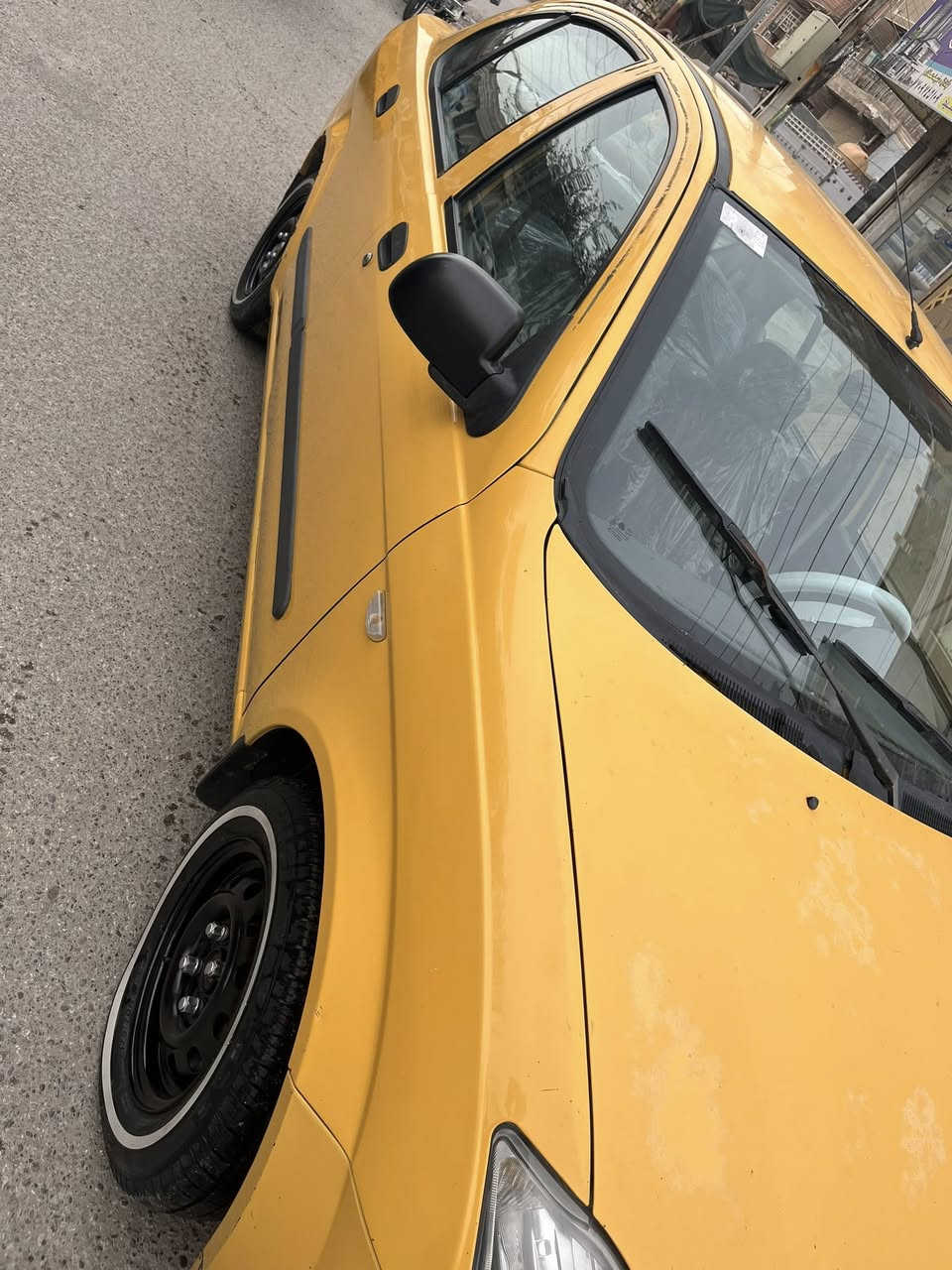 سلام عليكم سياره طيبه لبيع 2015رقم دولي سياره جاهزه كمله مصفره هيه وغرامات تبريد شغال سياره بسمي هزه جديده السعر 43 وبيها مجال مكفوله من ضربه وصبغ وتبديل المكان بغداد الشعب الرقم ***********
