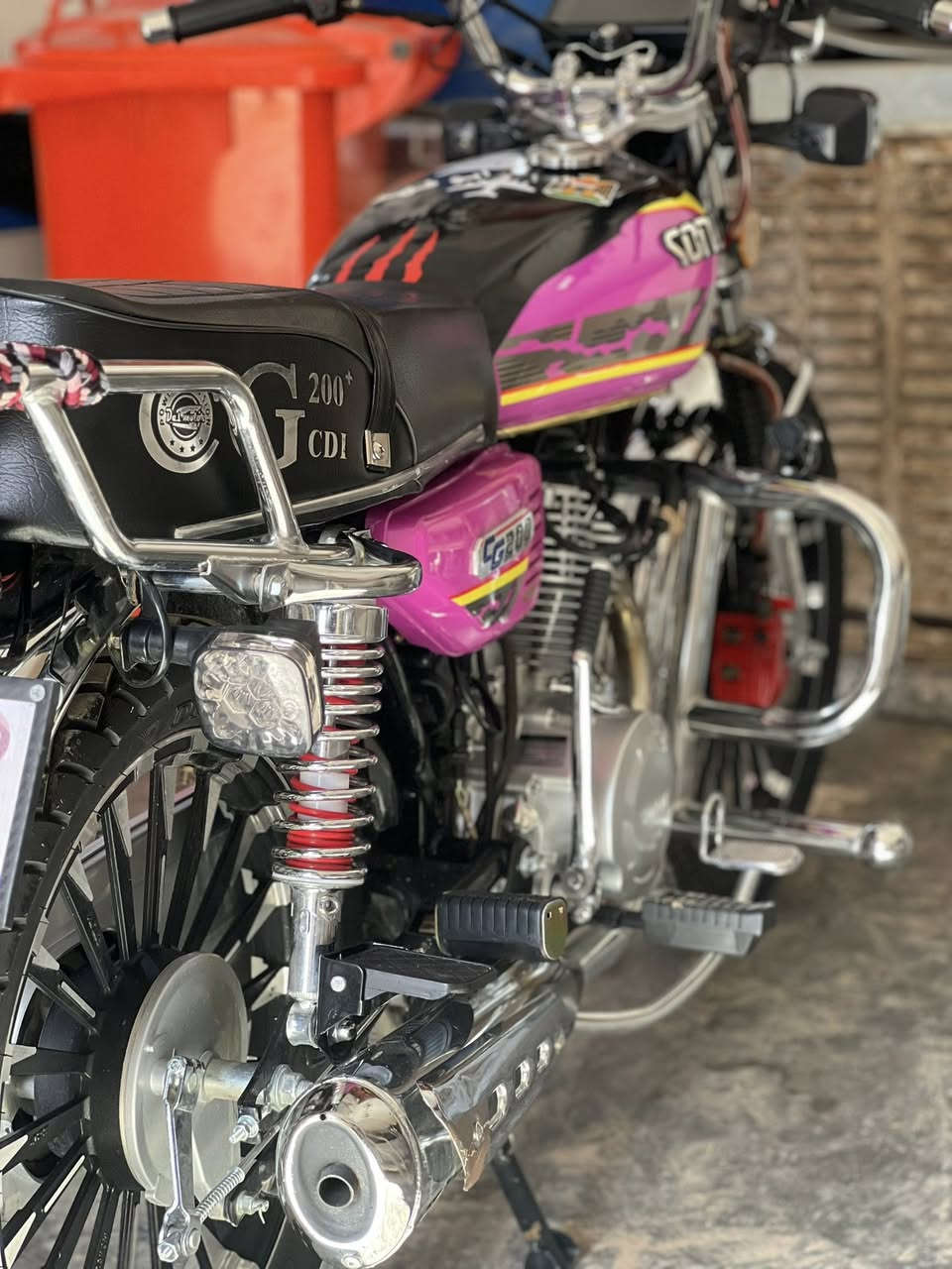 سلام عليكم موطور 2025صارلي شهرين من شديته للبيع نضيف حيل رقم ***********
