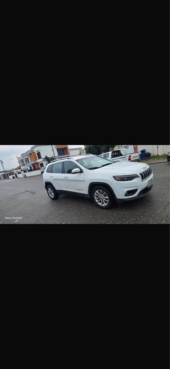 جيب چيروكي  ٢٠١٩
سپي به فري نمونه له جواني 
2پارجچه ي صبوغه بونيت .چاملغ 
بي ارباگ . بي ناو گرتن به شه رت 
١٣٠ هه زار مايل روسشتيه 
گير و مه كينه دارو به ردي به شه رت 
به ناو كردن و غه رامه ي به شه رت 
سه ياره كه ئي مه عره ز نيه 
سعر : ١٥٠ وه ره قه و معامله 
٢٢ وه ره قه ي غه رامه له سه ره 
*********** أربيل, العراق
