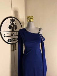فساتين • مستعملة مرة وحدة • أصفر