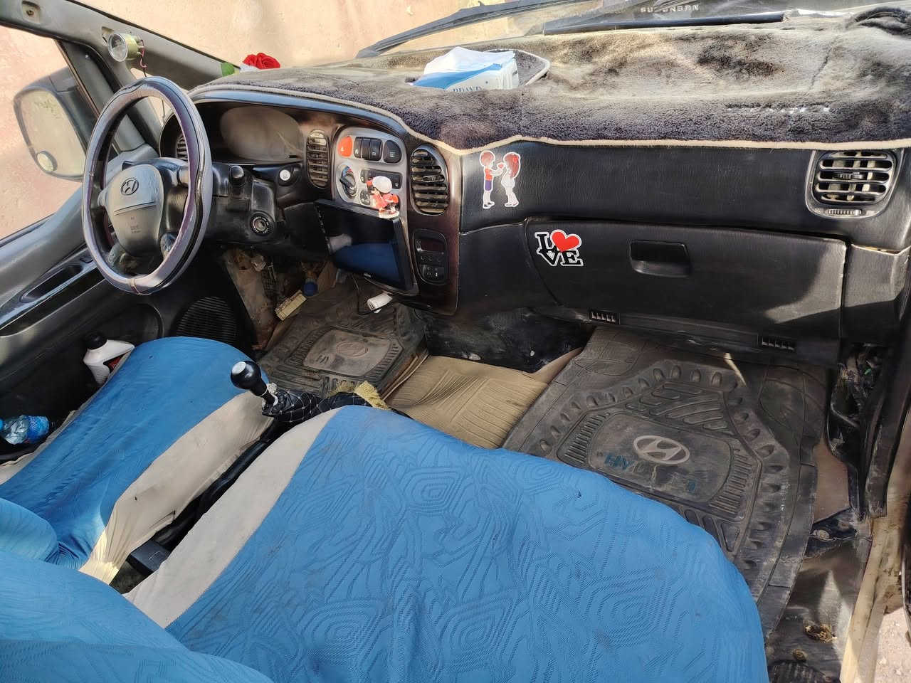 السلام عليكم ستاركس 2006 رقم قادسيه احمر مطلوبه هيئه 550 غرامات مروريه مادكه حداديه نضيفه مراوس ابفتون السعر 37 بيه مجال *********** مكاني الصويرة
