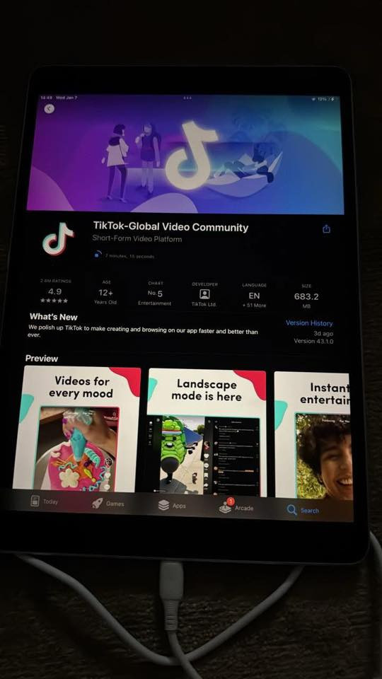 ايباد 10 برو   يخبل وسلس للبيع السعر275 وبي مجال شي قليل  بغداد
***********

توصيل هم موجود
