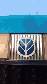 سلام عليكم مكينه نيهولند 240البيع كير عصه دخم تاير باقي الاستفسار تصال ***********
