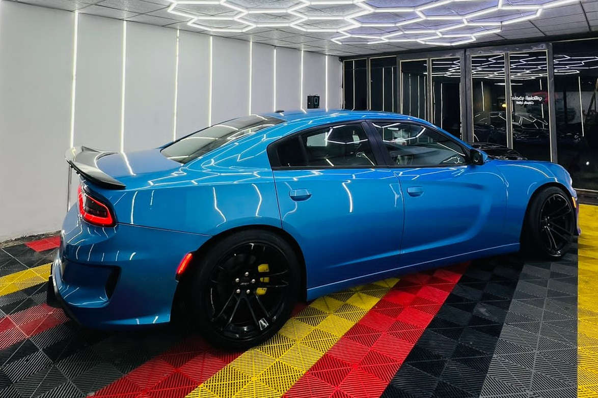 جارجر موديل 16 مرمزه 22 
رقم بغداد سنويه وهزه جديده
ماشيه 210 وقابل لزياده
النوع خليجي 
الفئه 5700
گير ومحرك مكفول برغي ممفتوح بالسياره
السياره فول واحد على واحد من عدا الرادار 
ضرر السياره قطعه فقط الچاملغ الايسر  بدون دواخل 
السياره عليه برمجه بدبي وبيه سستم شغل 

وكاله داخل الصندوگ 
رقم صاحب سيارة ***********
