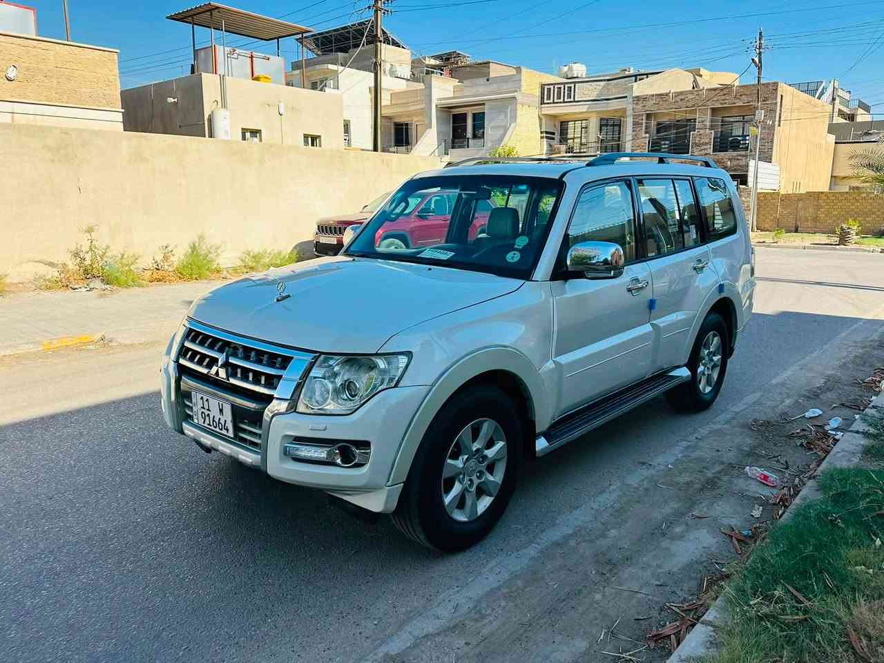 السلام عليكم اخوان
للبيع  فقط وبسعر مناسب 
متسيوبيشي باجيرو 2015 حبتور 
محرك 6 سلندر 3500
كير اوتو 
ماشيه 170 الف

المواصفات
سلايد فتحه سقف
شاشه وسائط اندرويد
كامره خلفيه
دمام صوت بلاد
تحكمات ستيرن 
داخل صاج
كشنات جلد
كشنات كهرباء
7 راكب 
فور ويل 4❌4
حساس خلفي
ثلاث قطع تبريد 
ثلاجه 
رقم سياره بغداد سنويه وهزه جديد
تحويل مباشر 
اخوان سياره بيه قطعه وحده صبغ باب سائق
وشبر تكحيل كارت
مكان السياره بغداد الكرخ
السعر  (153) وبيه مجال 
للاستفسار***********
