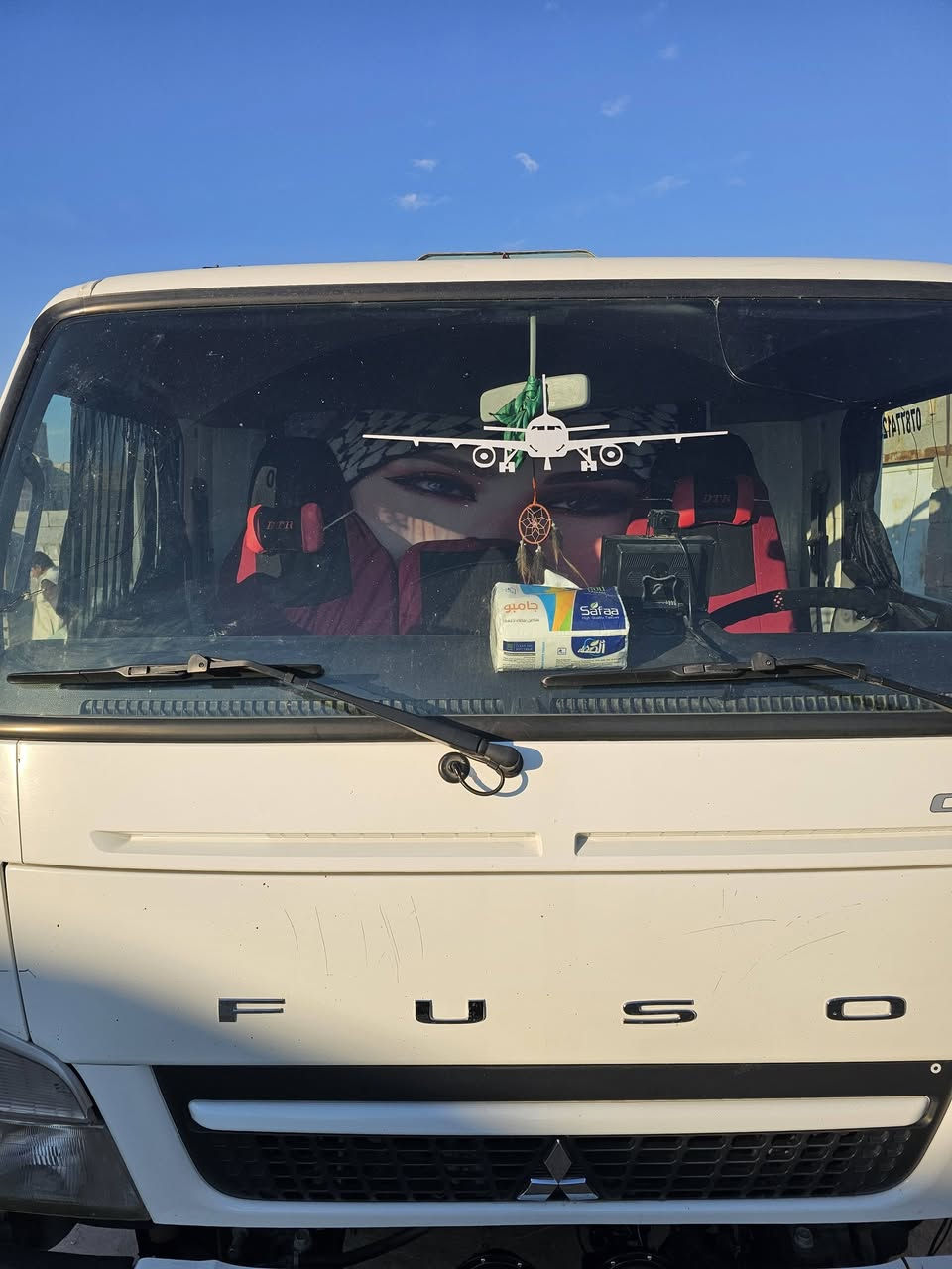 كنتر 2023جاهزه روبنات اربعه جدد 3في 3باكيت جادر جديد مكفوله حداده عامه تاير برجستون سته محرك مكفول ميسان ***********السعر اتصل ونتراهم
