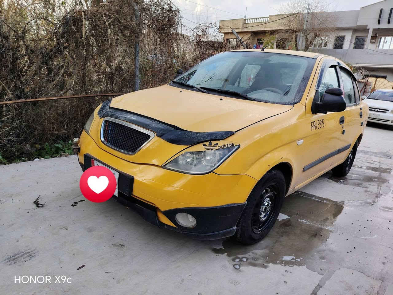 السلام عليكم سياره طيبه موديل 15 مكينه وقير نظاف بدون صبغ بدون ضرر رقم تاير وباتريدجديد شرط التحويل والتواصل على رقم الهاتف ***********
