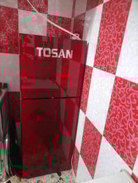 ثلاجه جديده صار اسبوع من اخذتها بس اريد اخذ اكبر مكاني الشعب السعر 250...