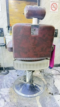 كراسي بلاموت للبيع العدد 4مستعملات يحتاج فقط دوشمه    07718080865