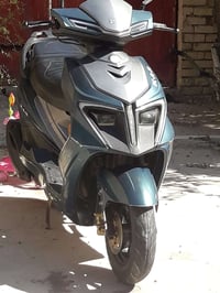 لبيع سعره 300  وهضه رقمي   07827511786