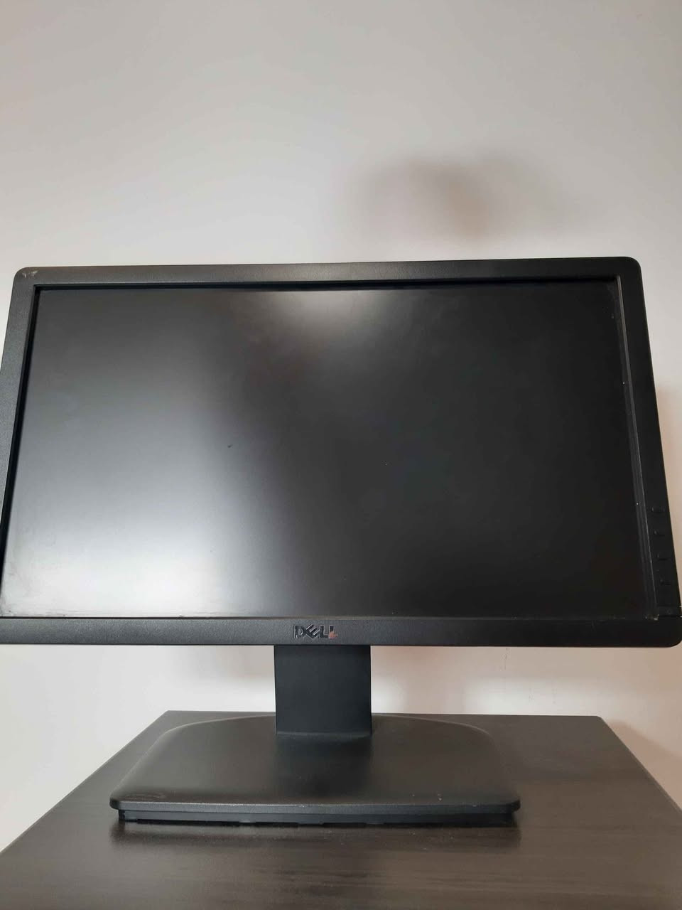 🖥️ شاشة Dell أصلية – نظيفة وجاهزة للاستخدام
للبيع شاشة Dell بحالة ممتازة، مناسبة للعمل، الدراسة، الكاشير، المراقبة، والاستخدام اليومي.
✅ شاشة واضحة وألوان ممتازة
✅ ماركة Dell المعروفة بالجودة والتحمل
✅ قاعدة ثابتة وأنيقة
✅ مدخل VGA
✅ تعمل بكفاءة ولا يوجد أي مشاكل في الأداء
✅ تم فحصها وجاهزة للاستخدام مباشرة
💰 السعر: 75,000 دينار عراقي (قابل للتفاوض البسيط للجاد)
📍 التوصيل متوفر إلى جميع محافظات العراق
📩 راسلني على الخاص للاستفسار أو الحجز.
ملاحظة: الكمية محدودة، والبيع للأسبق بالحجز. أربيل, العراق


**إذا كنت صاحب هذا الإعلان وتريد حذفه لأي سبب، رجاءا أرسل رسالة إلى الدعم الفني**