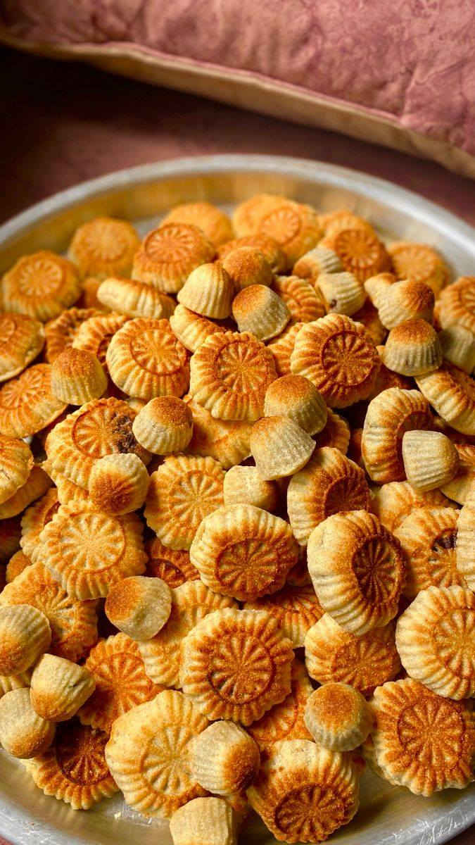 مساء الورد على اهل الورد
يتوفر لدينا جميع الاكلات الموصليه
مو صب حي السكر .... الي يريد اي اكله يحجز قبل بيوم
لطلب والحجز ***********
