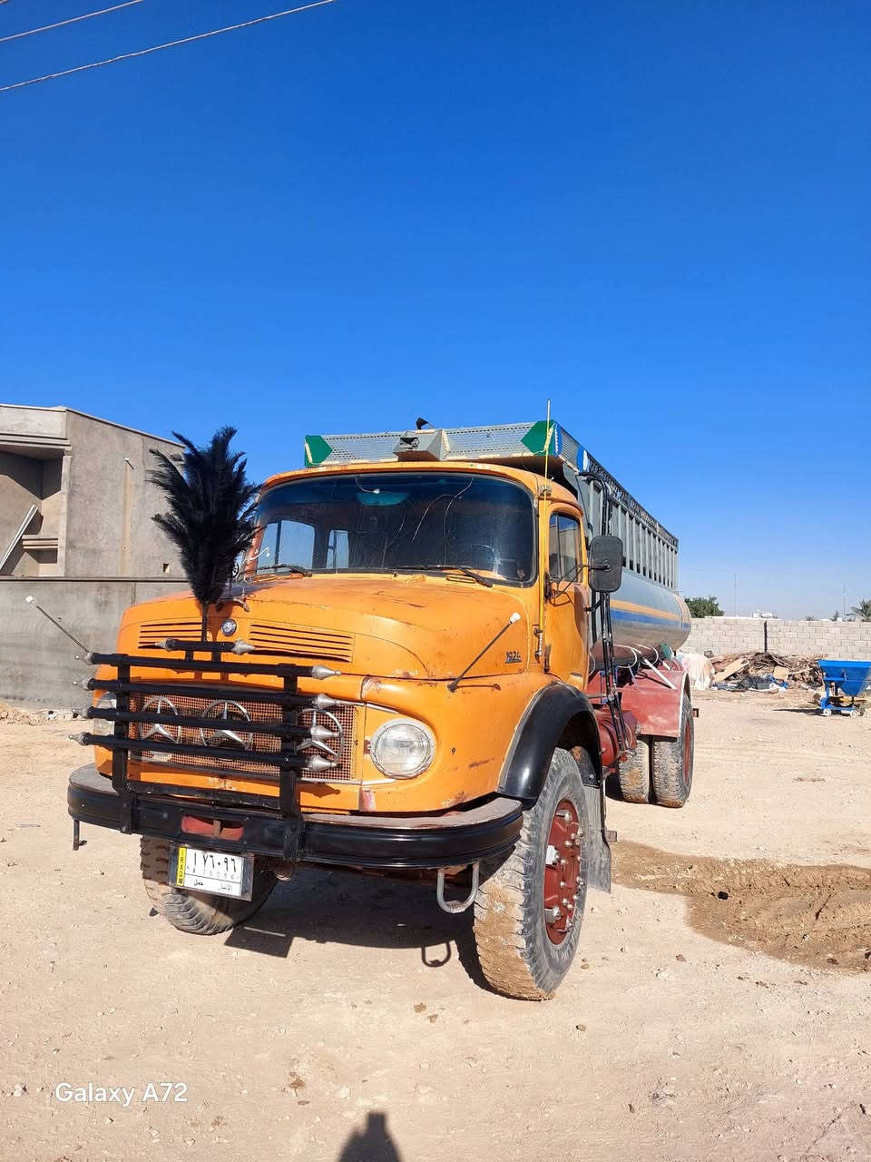 سلام عليكم ورحمة الله وبركاته
للبيع قجمه موديل 79 مايلر مطوله تطواله ابلاديه رقمه انبار ألماني 
محرك 55 كير 25 كفاله قماره مصبوقه ابجم الستفسار ع رقم 
اتصل ***********
