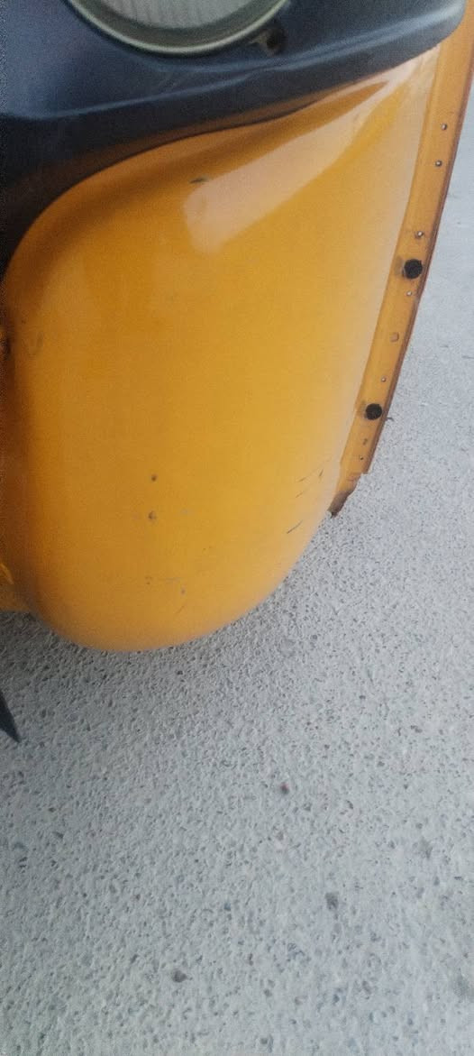 السلام عليكم تكتك ١٩ مضلع رقم وسنويه تكتك جاهزه اي نقص مابيهه تخم تاير دوشمه سفريات تكتك لا ضربه لا صبغ مكينه ناعمه لا تنقص ولا تبخر ناعمه بيهه بس دوس معمرات سعر ٦١٠٠ وبيهه مجال مكان الرشاد ***********
