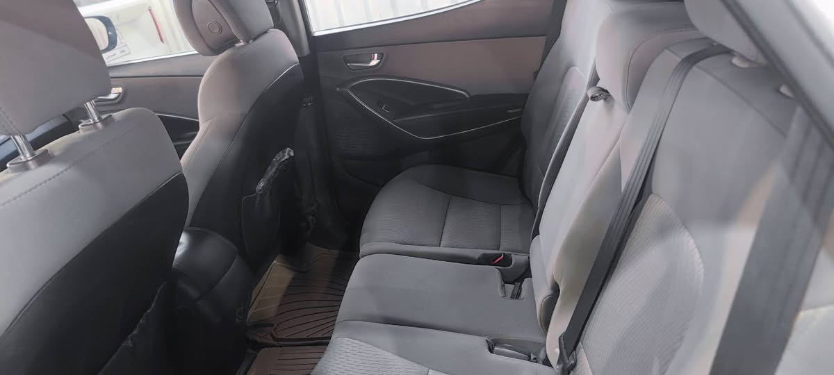 السلام عليكم معرض الماجد يرحب بكم 
سنتافيا موديل 2018 امريكي رقم ذي قار دولي 
مكفولة حادثة فقط طرف البنيد بدون صبغ موضح الحادث بالصور ..
محرك 4 سلندر 2400
ماشية 80 الف فقط 
تحكم ستيرن فول 
شاشة
 كاميرا خلفية 
ويل كب كروم
السيارة جاهزة جدااا وما بيها اي نقص 
للمزيد التواصل مع الرقم التالي ***********
