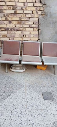 كراسي • ستيل أصلي • رجل مكسورة