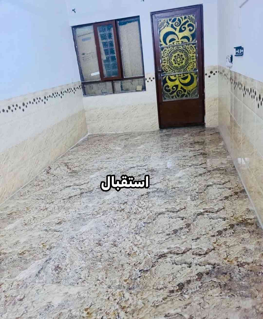 بيت للإيجار حي الانتصار خلف جامع الغرباء مساحة البيت 100 متر باص فرع ترابي 100 متر عن التبليط البيت بناء جديد فول عدا السقوف الثانوي سعر الايجار 200 الف للتواصل ***********
