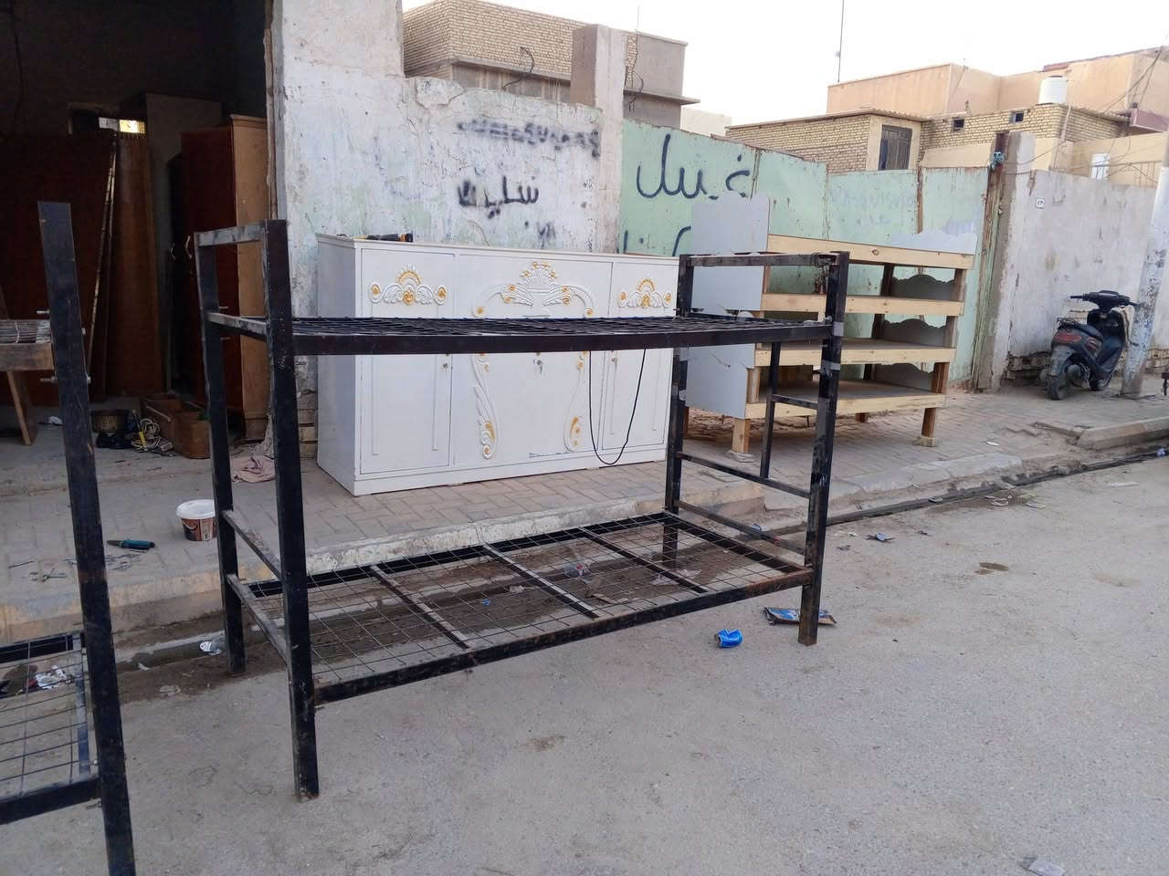 جرابي طابقين ب75 ميز نضد نضيف كلش ب125 عنواني رميثة ***********
