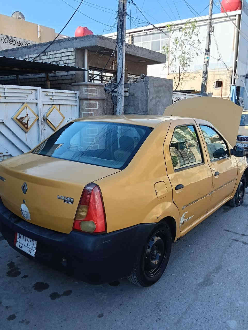 رينووو لوكان 2009 للبيع السياره جاهزه السنويه بأسمي سعره 30 ورقه وبيه مجال حك الجيه والسنويه ساقطه *********** بغداد البياع والتبريد شغال
