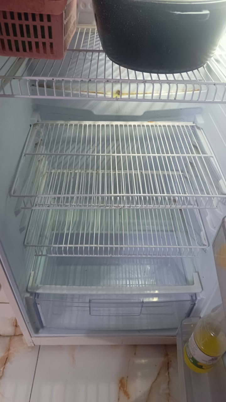 للبيع ثلاجه كبيره الحجم نظيفه اخت الجديده شغاله تبريد فول وفول نظافه 
مجمده نظيفه كشر نظيف فقط عوزها ماطور  عنواني سنيه  للتواصل خاص


**إذا كنت صاحب هذا الإعلان وتريد حذفه لأي سبب، رجاءا أرسل رسالة إلى الدعم الفني**