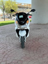 للبيع دراجه pcxجيل الاول  دراجة  ماخذها رمبه الدراجه وأعلى ايدي حجم مك...