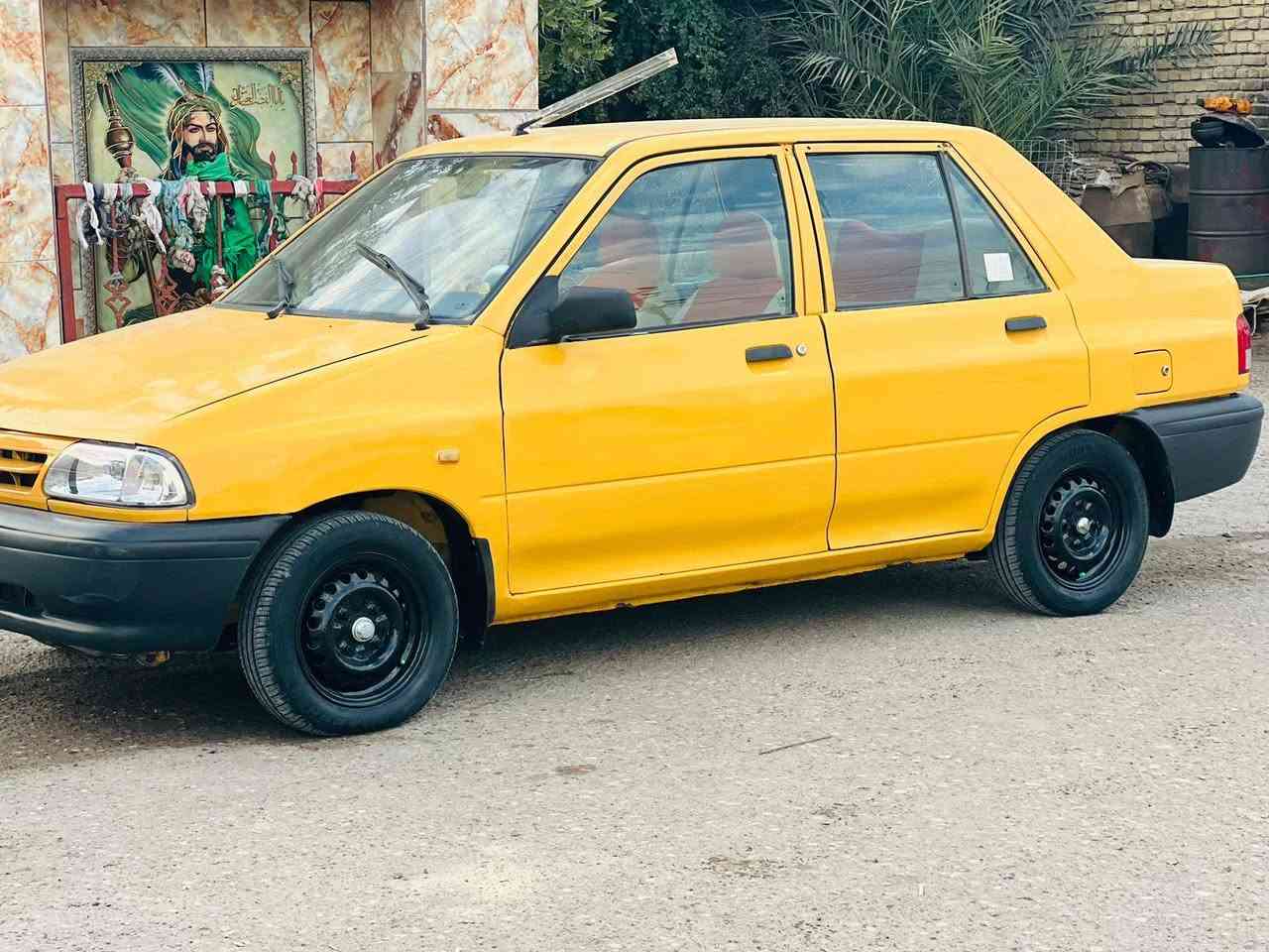 السلام عليكم سايبه للبيع موديل ٢٠١٥ السياره جاهزه مابيها نقص حداديه تخم تاير كله جديد مكان السياره ناصريه مركز بيها رشات صبغ وباب السايق مبدل السعر ٣٠، ***********
