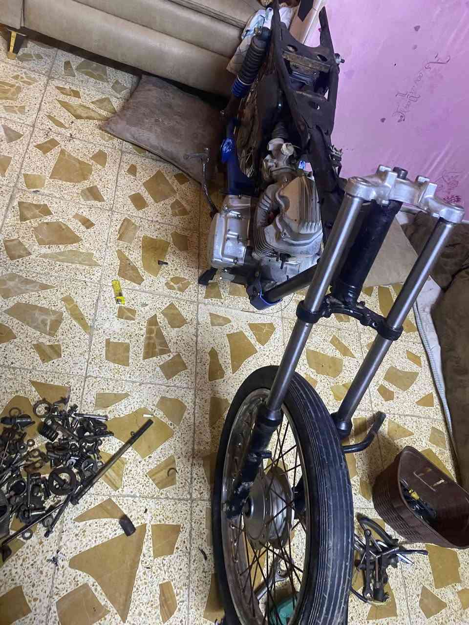 سلام عليكم دراجه كلك سعره 225غراضه موجوده عوزه عقل وكويل مكاني ناصريه مركز (‎ ***********
